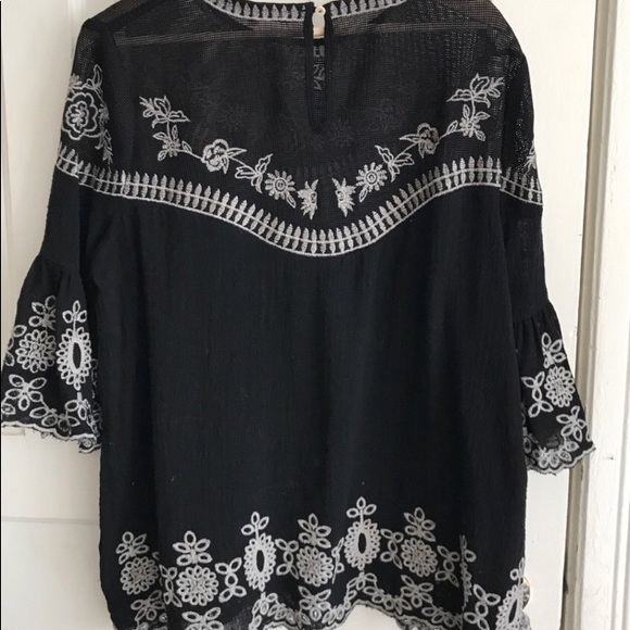 Black, Flowy Embroidered top - Picture 3 of 4